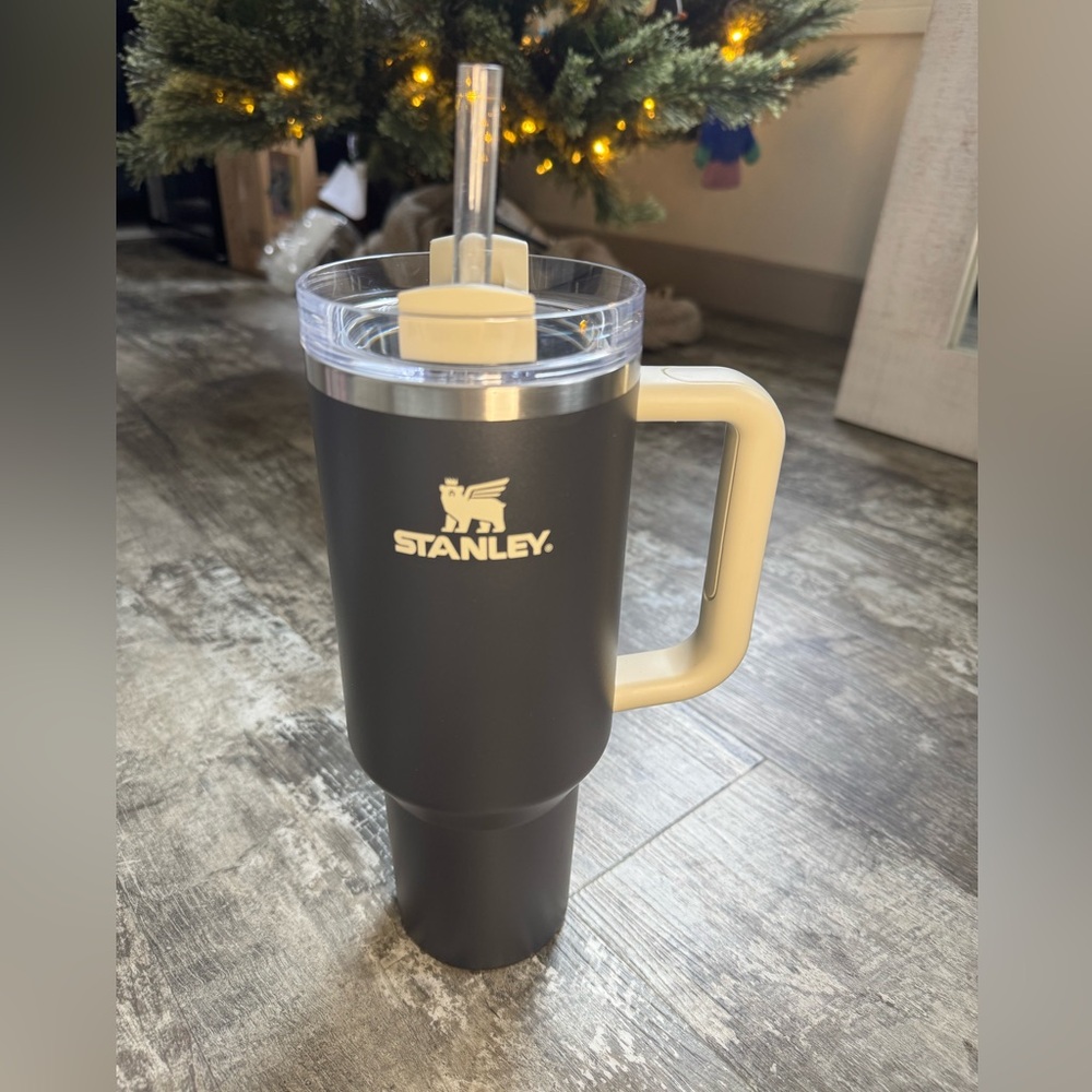 Stanley x Target Flowstate Quencher 40oz Tumbler